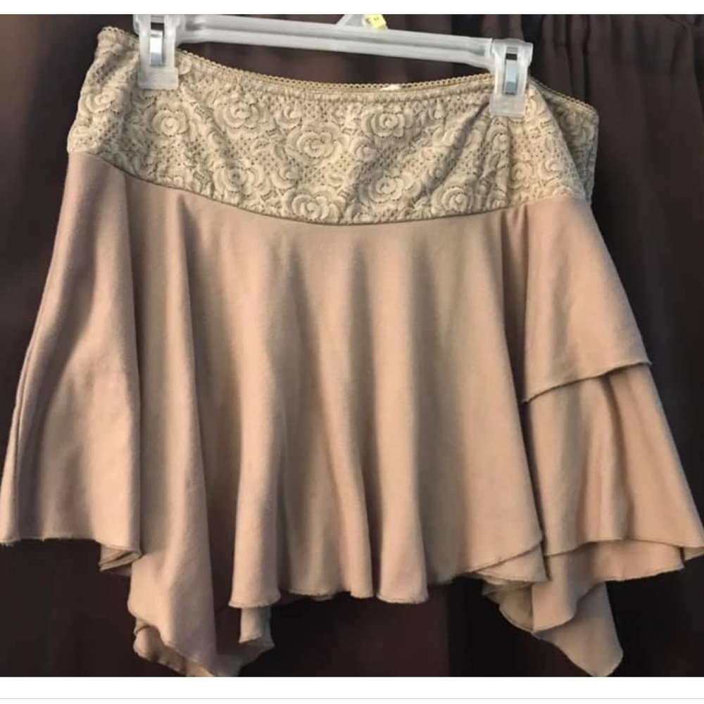 Size large mini skirt